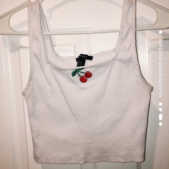 Cherry crop top - Picture 3 of 4